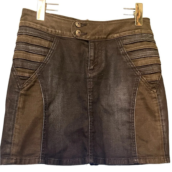 Guess premium denim skirt with zipper in back, size 27 - Picture 2 of 11